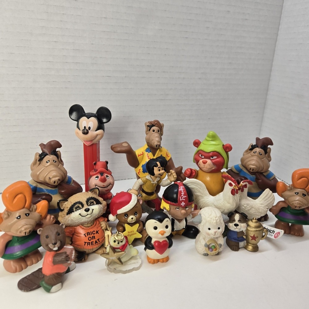 19 Vintage 1980s 90s Toy Lot Alf Hallmark Russ‎ Berrie Schleich Disney 2-4" Lot